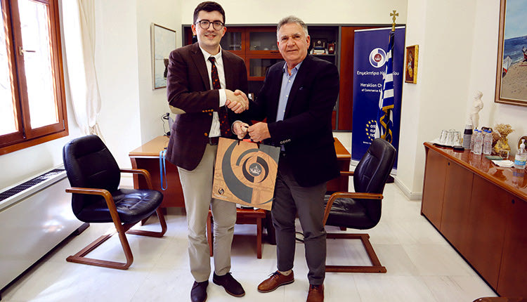 Ο Τούρκος ακόλουθος στο Επιμελητήριο Ηρακλείου